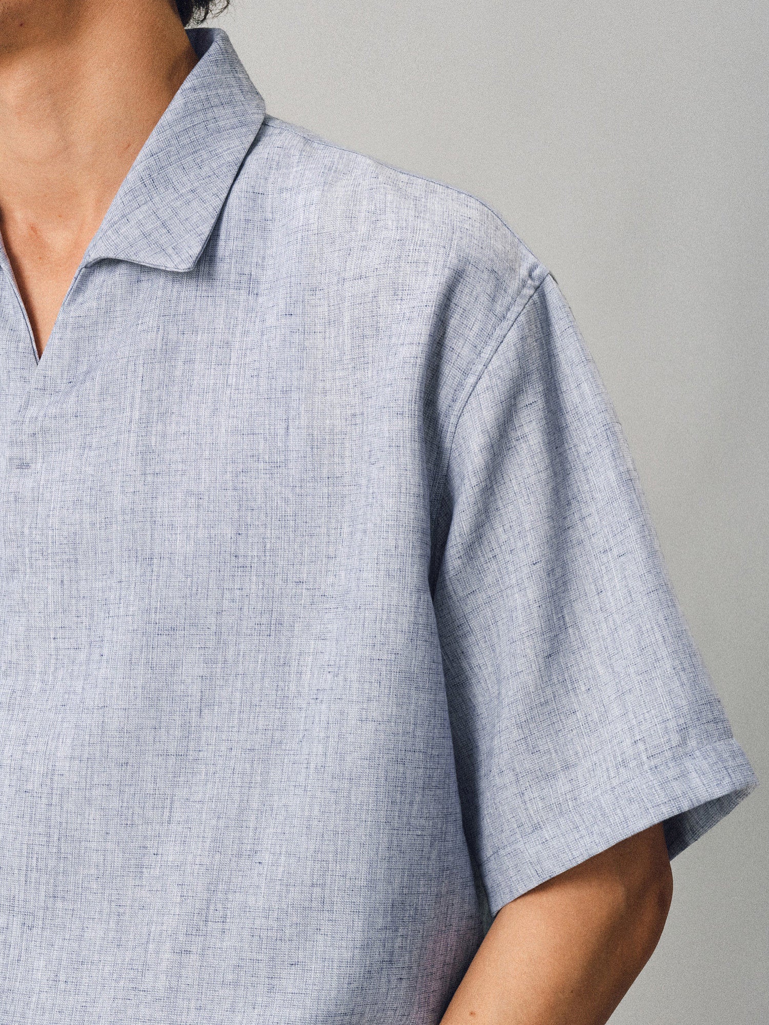 French Linen-Blend V-Neck Shirt - Somnad