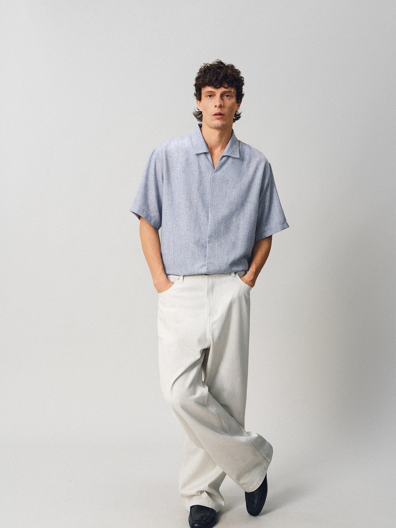 French Linen-Blend V-Neck Shirt - Somnad