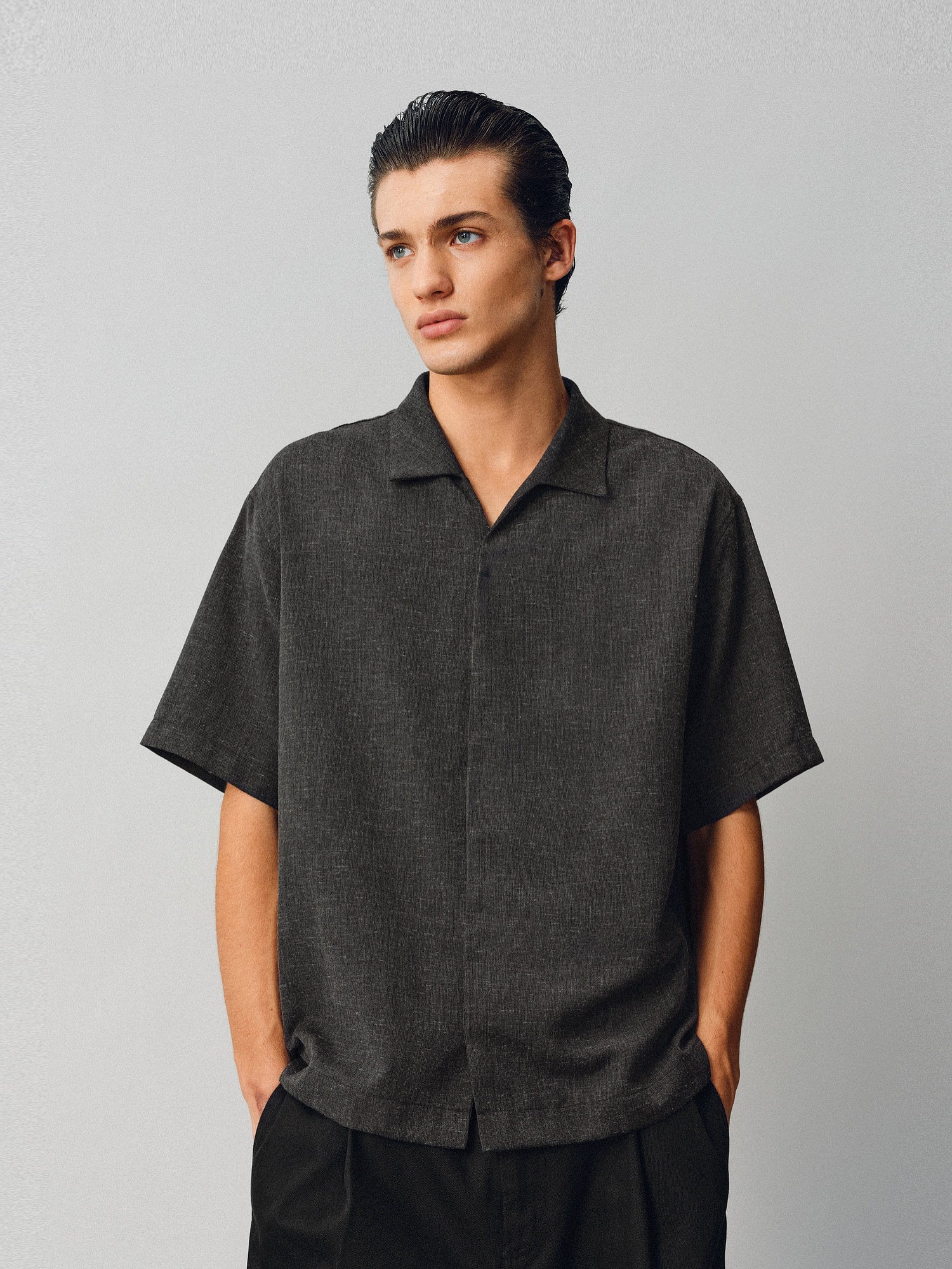 French Linen-Blend V-Neck Shirt - Somnad