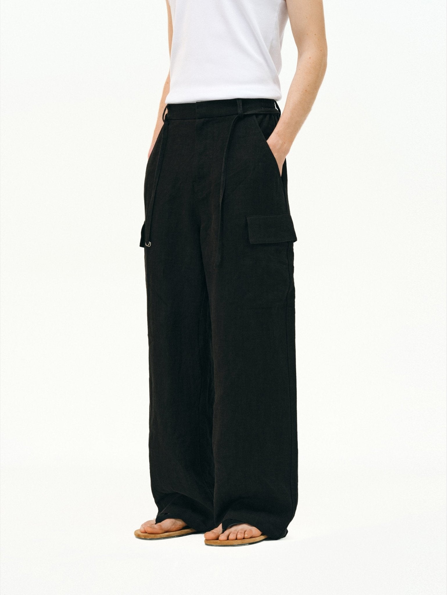 Textured French Linen Cargo Pants - Somnad